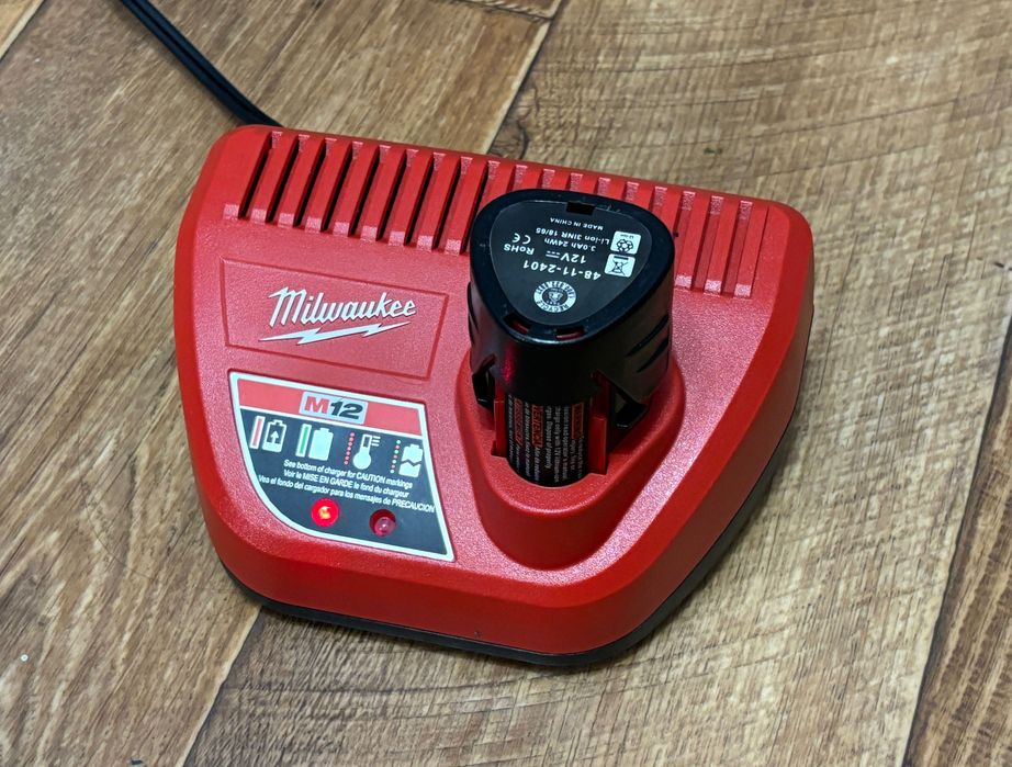Продам акумулятор Milwaukee m12