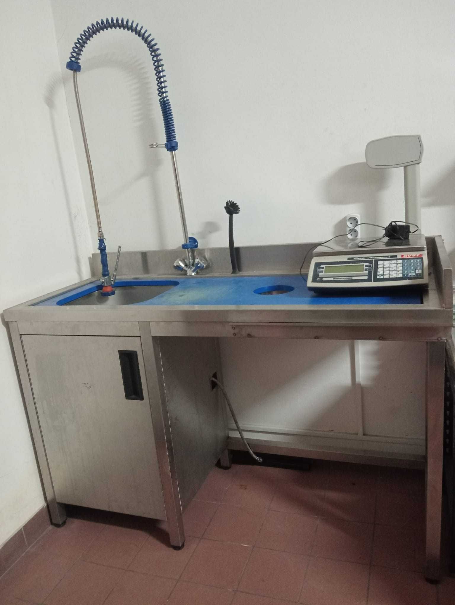 Equipamentos de mercearia e supermercado variados