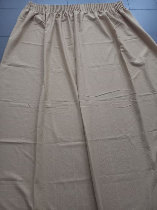 Conjunto de 2 cortinados, colcha de casal com 2 almofadas e toalha mes