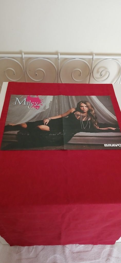 Poster Miley Cyrus/O jogo do eclipse