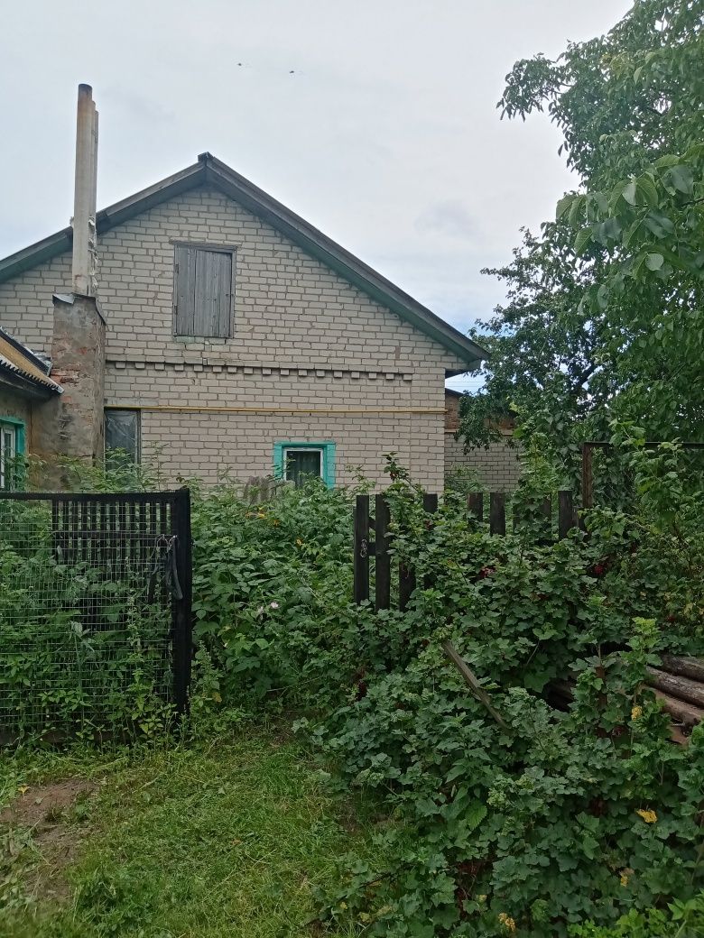 Будинок зі зручностями в Халявині  на два входи