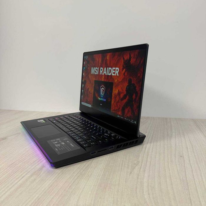 MSI Raider GE66 10SFS  240Hz  i7-10750H 32GB SSD 1TB RTX 2070 Super