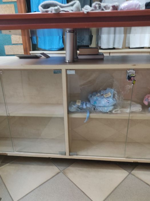 Меблі для магазину