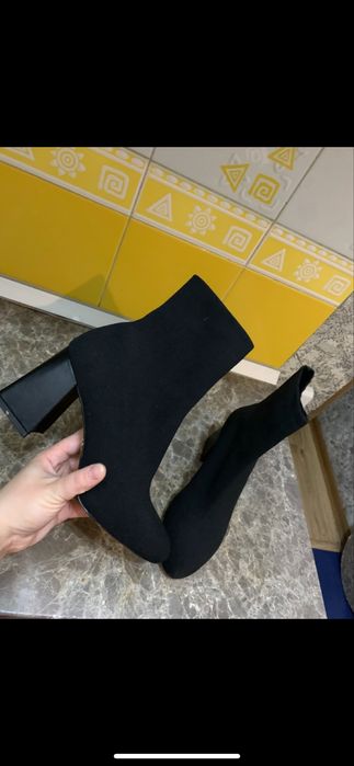 Ботинки на каблуке (38р)