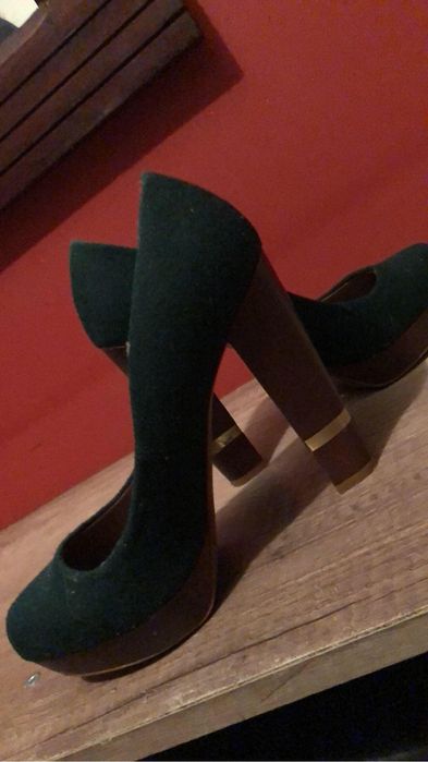 Wysokie Czółenka na słupku 38