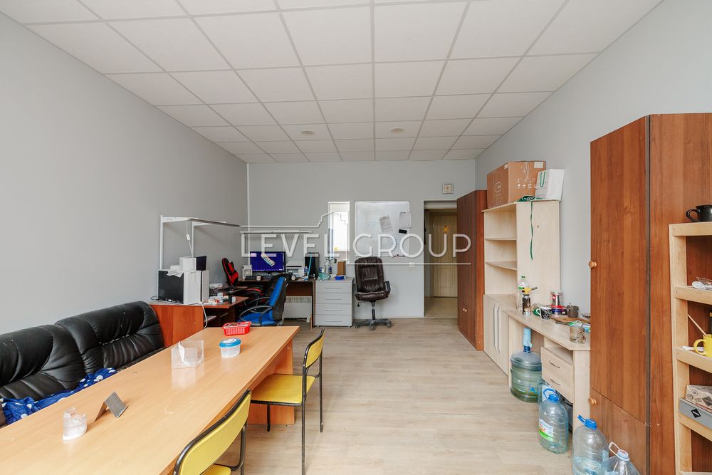 Продаж фасадного комерційного приміщення з орендарями, Подільський р-н