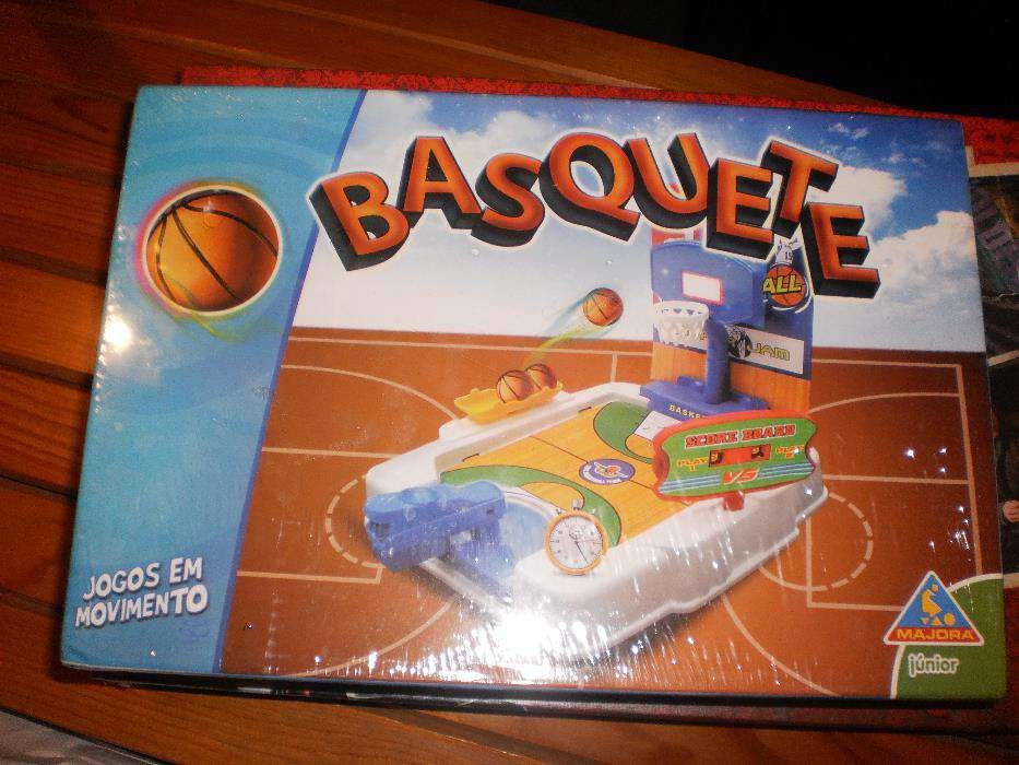 8 Brinquedos e Jogos