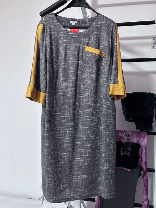 Нове плаття з біркою