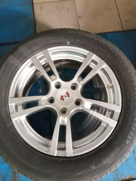 Диски на Porsche Cayenne  R18 з резиною