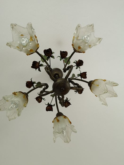 Żyrandol w kwiaty i kinkiet