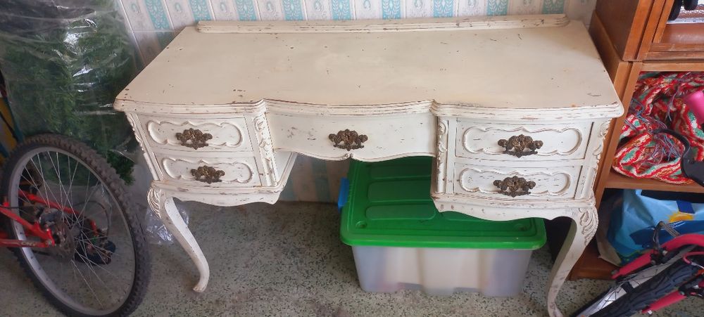 Movel/secretária antigo