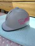 Kask jeździecki covalliero.