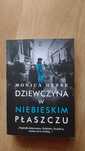 Dziewczyna w niebieskim płaszczyku Monica Hesse