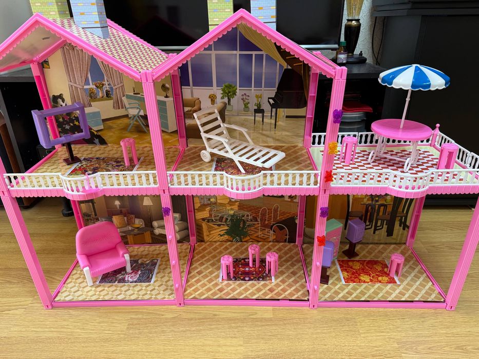 Кукольный домик для Барби.