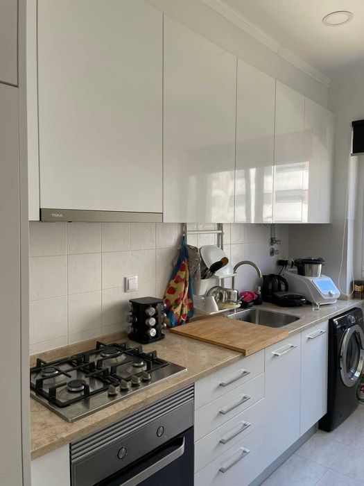 T2 a 9 minutos a pé do metro, muito bom estado, luminoso