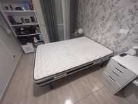 Cama de casal, colchão e estrado