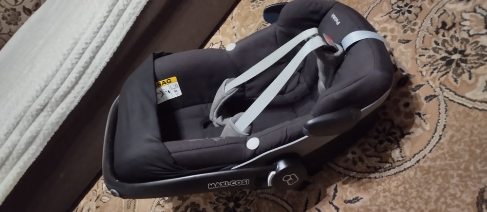 Автокрісло- люлька Maxi-Cosi