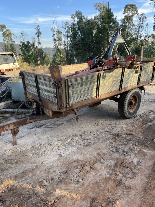 Reboque agricola matriculado e capinadeira