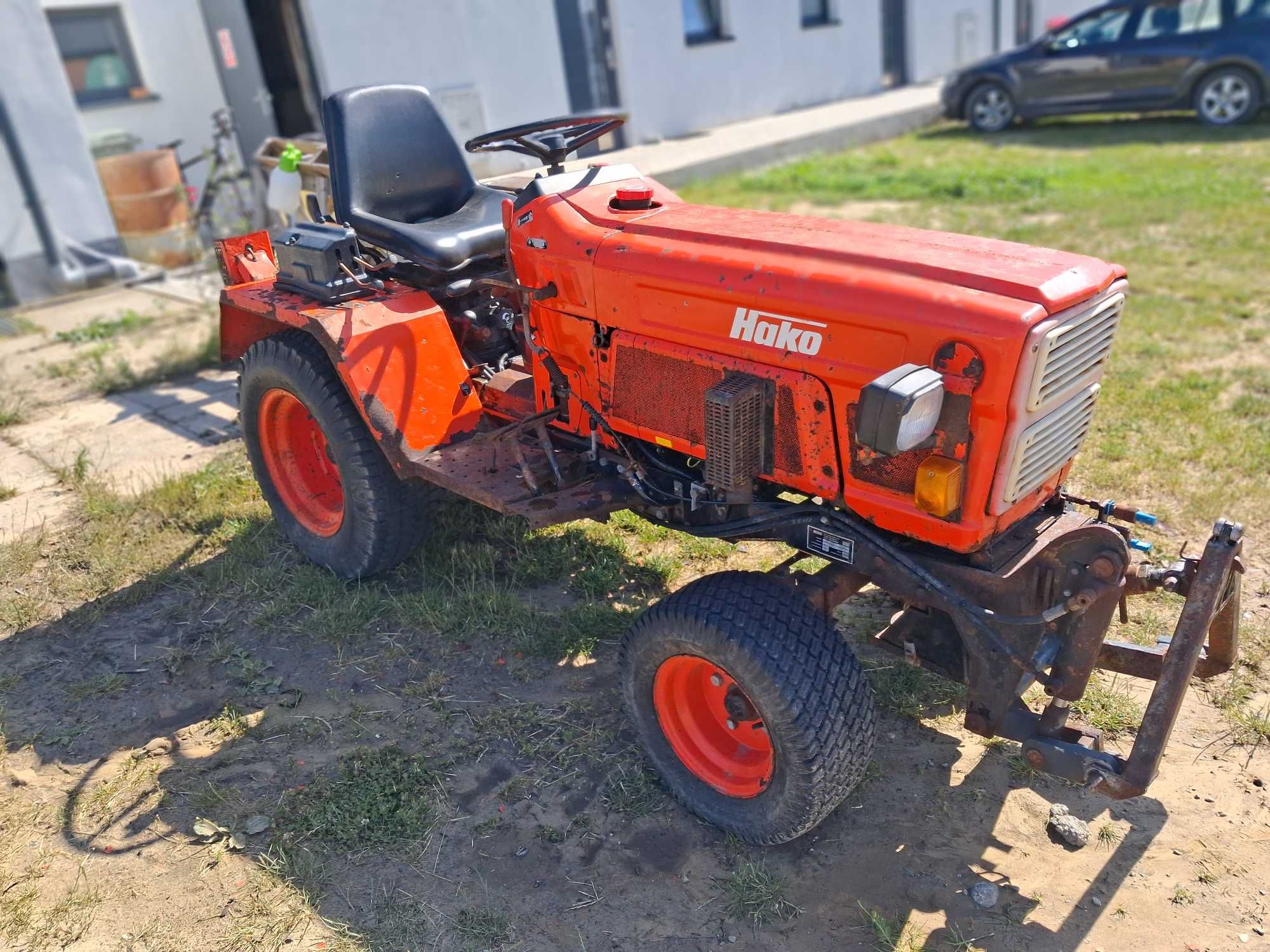 Traktorek HAKO 1600 D plus rozsiewacz Rauch