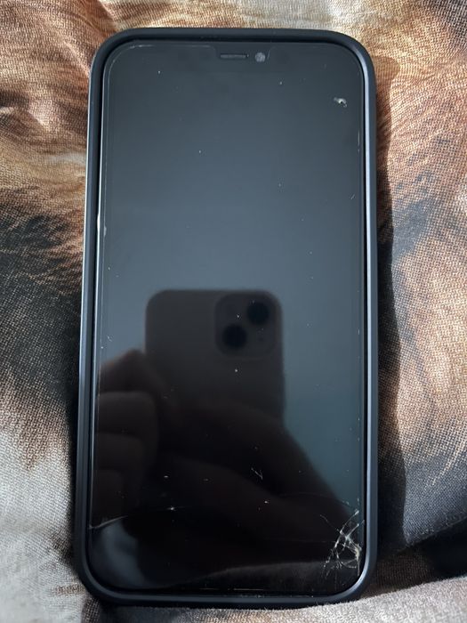 Iphone 11 liliowy, uszkodzony wyswietlacz