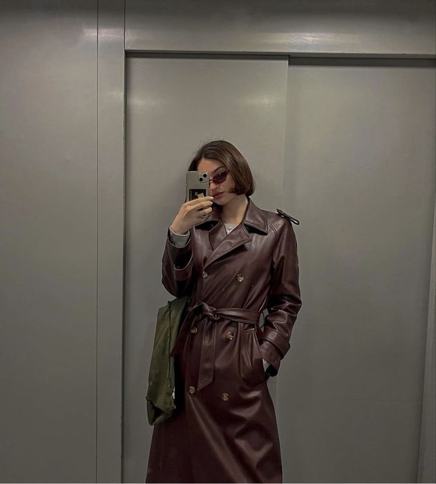 Шкіряний тренч Stradivarius гарний стан