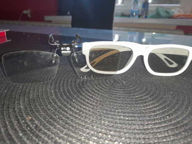 Nowe  okulary  3D  białem