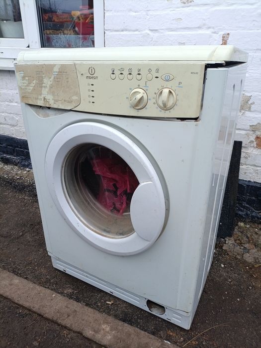 Продам стералку на запчястини. Індезіт