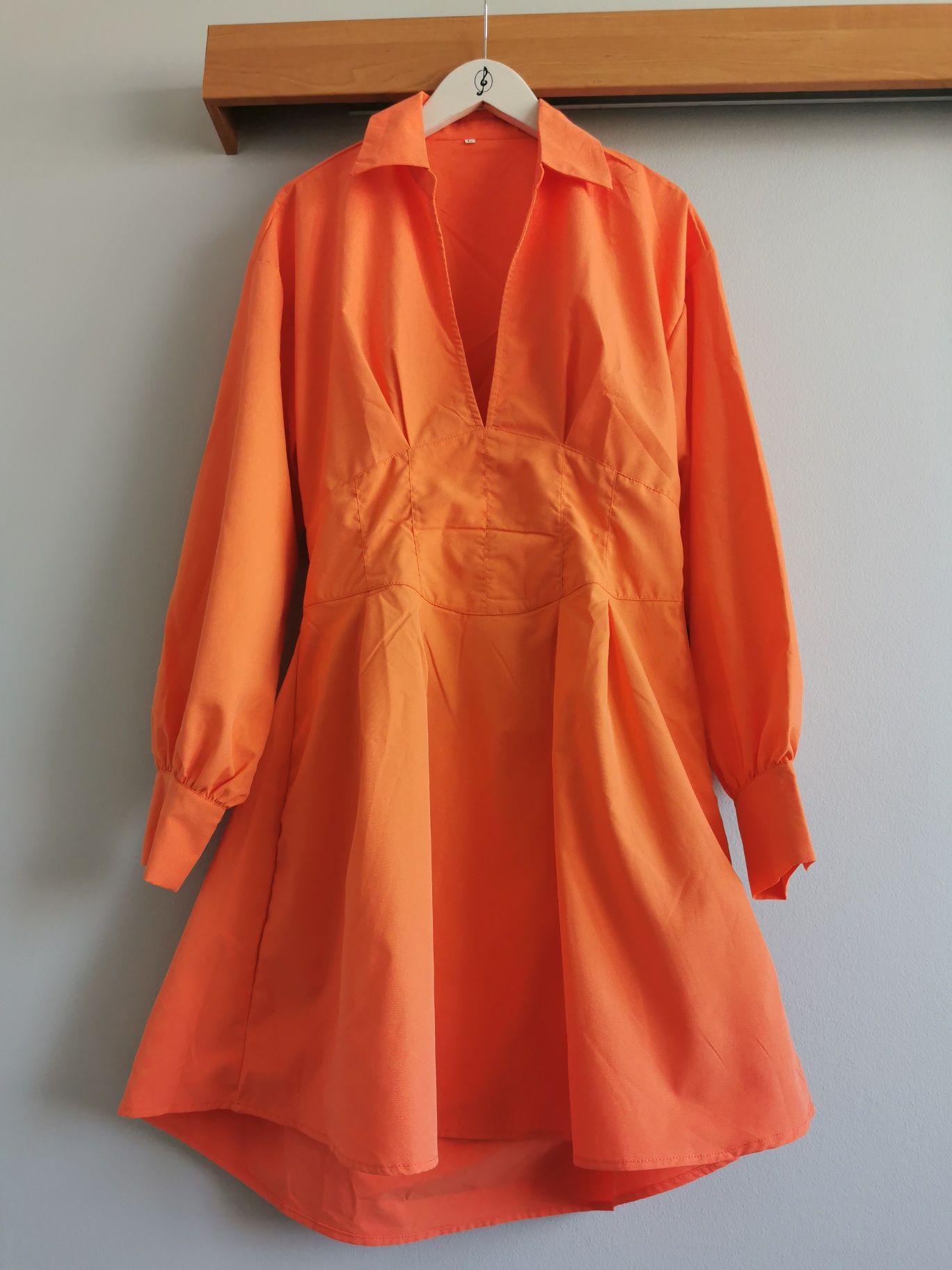 Pomarańczowa gorsetowa sukienka dekolt V 40 L Orange shirt dress gorse