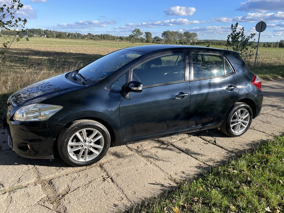 Toyota auris 2012r