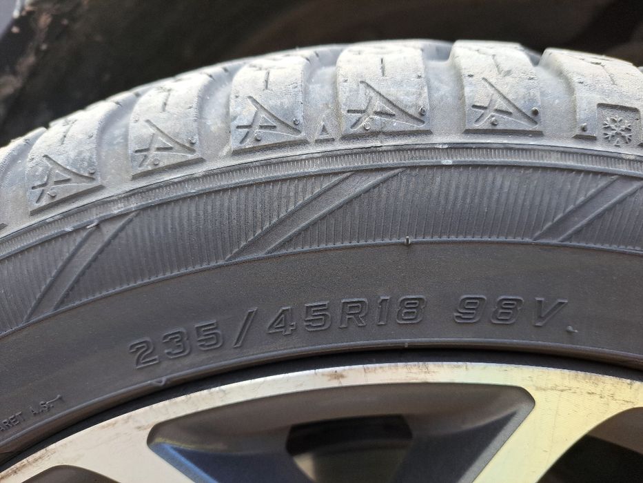 Opony Falken wielosezonowe 235/45/18