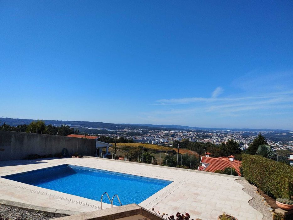 Moradia T3 com Vista Panorâmica sobre Santo Tirso