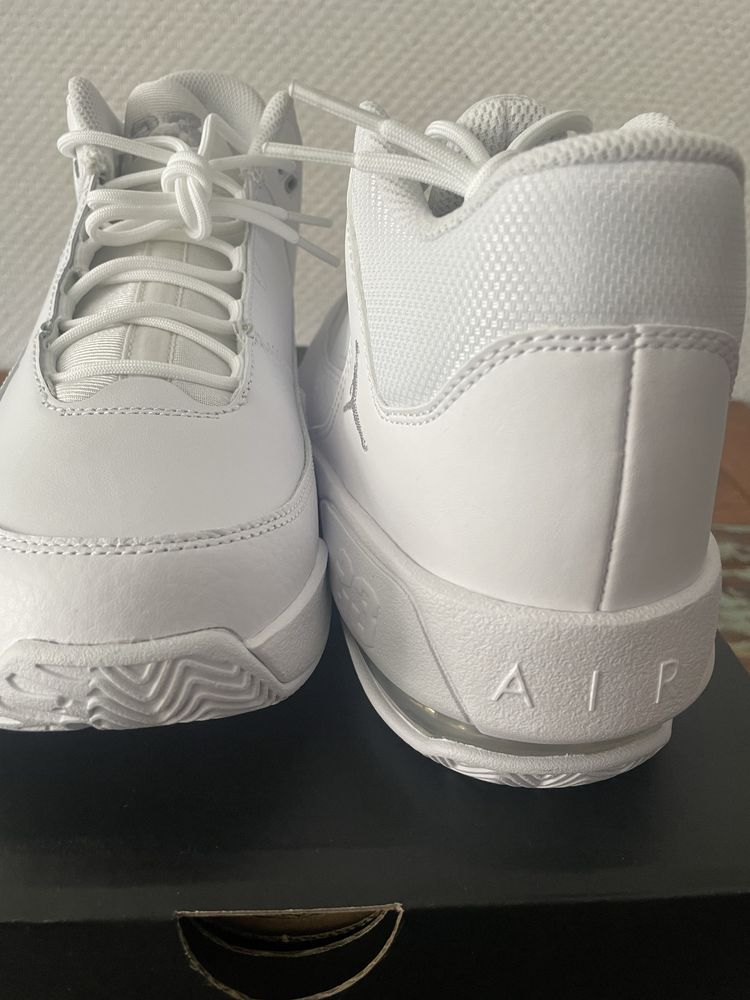 Jordan MAX AURA 3 buty do koszykówki męskie rozm. 42