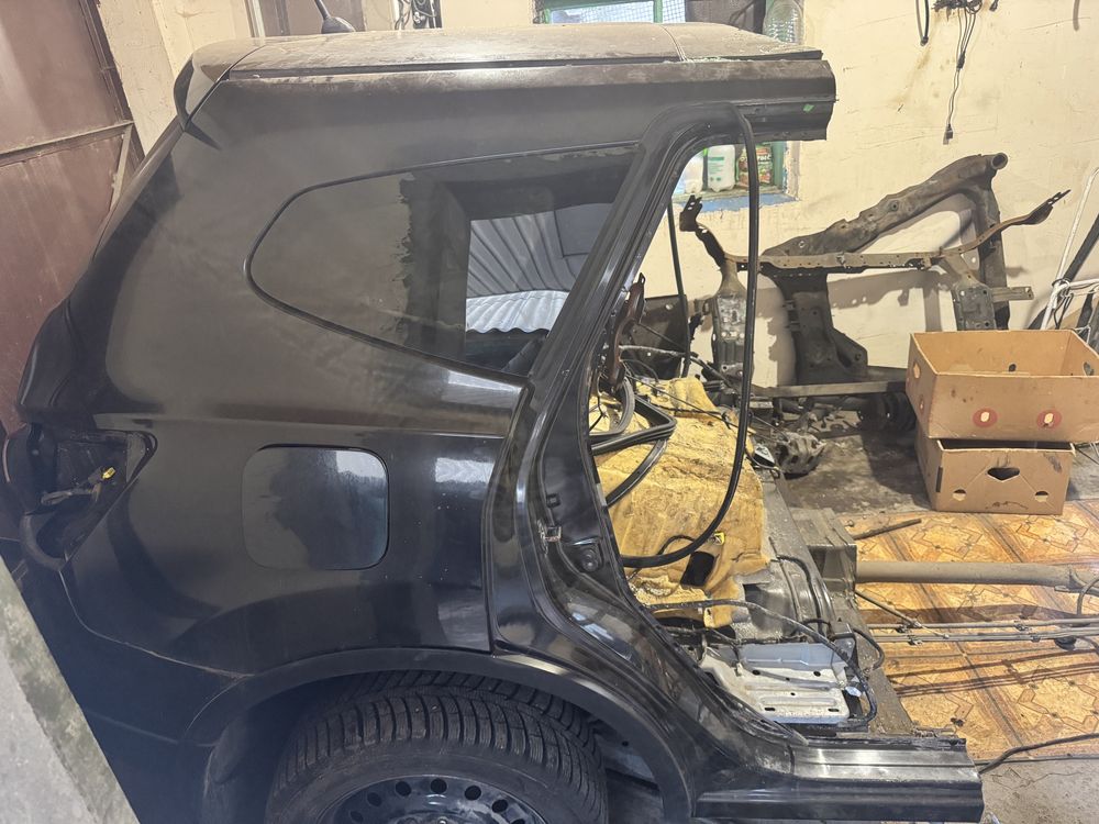 Задняя часть nissan qashqai+2 z11g