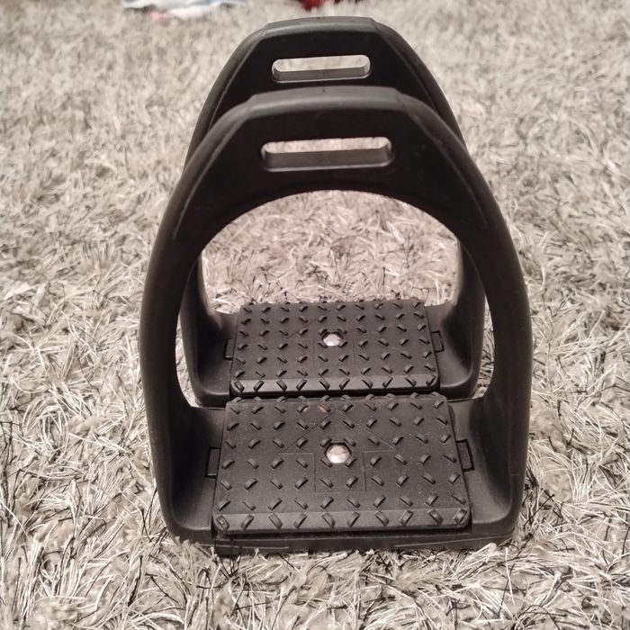 Rezerwacja Strzemiona Composti Reflex Czarne