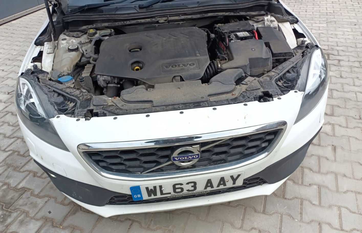 VOLVO V40 бампер запчасти разборка VOLVO V40