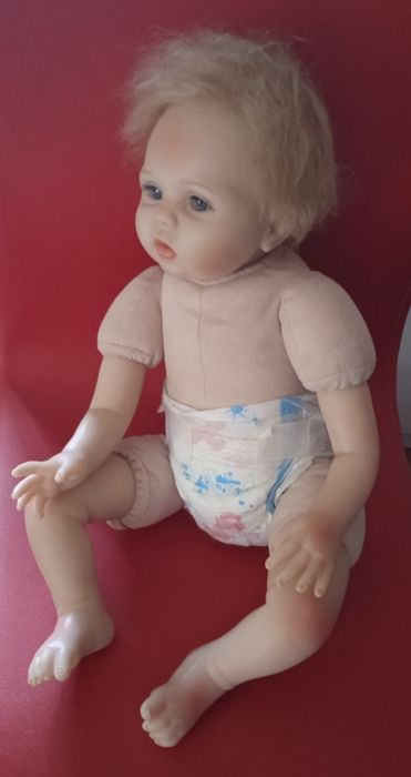 Duża lalka z maskotką typ reborn 55cm.