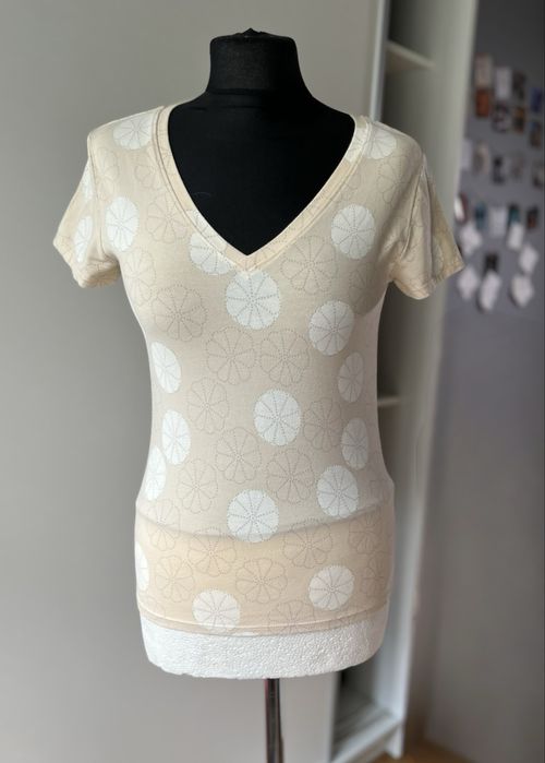 Koszulka damska GAP rozmiar XS serek kwiaty idealna stretch prosta