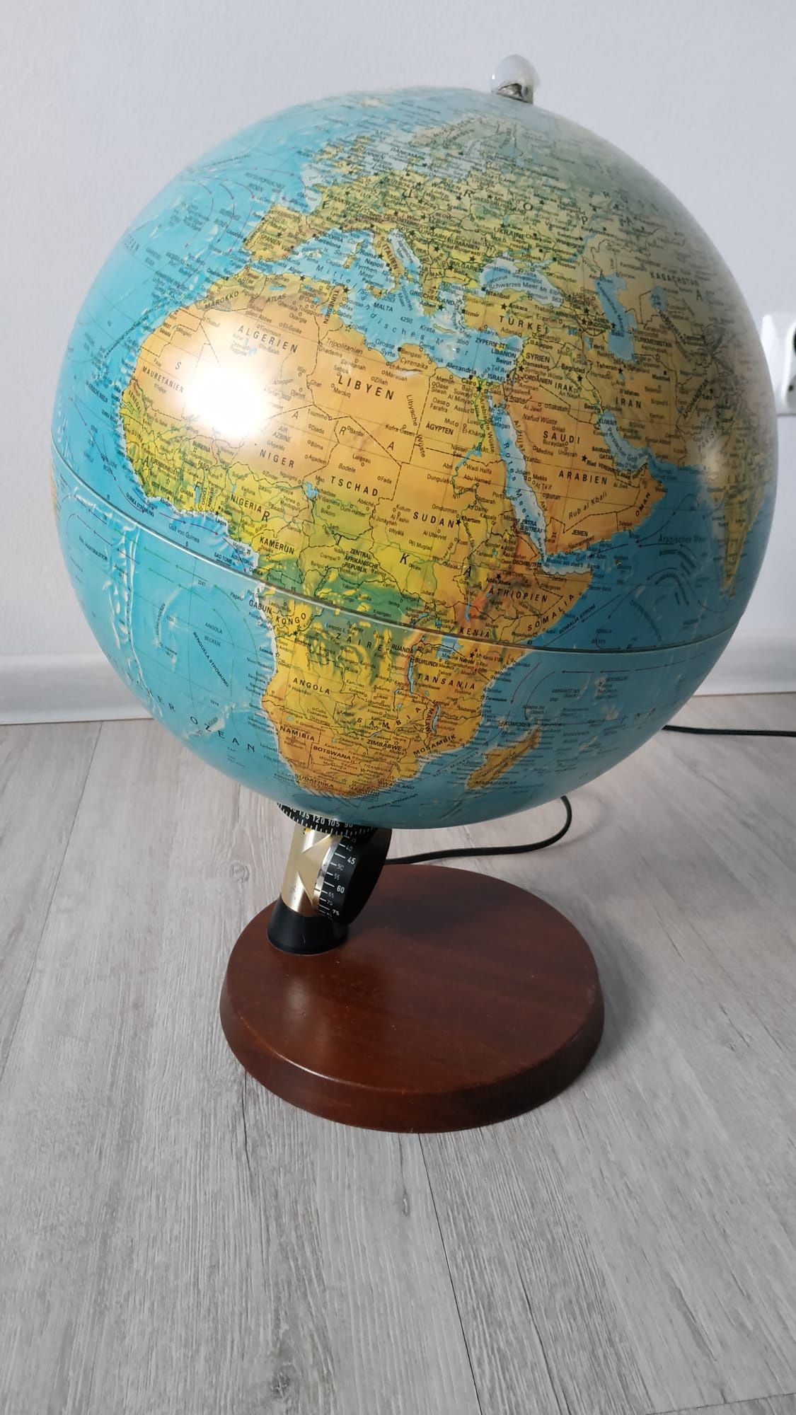 Globus podświetlany
