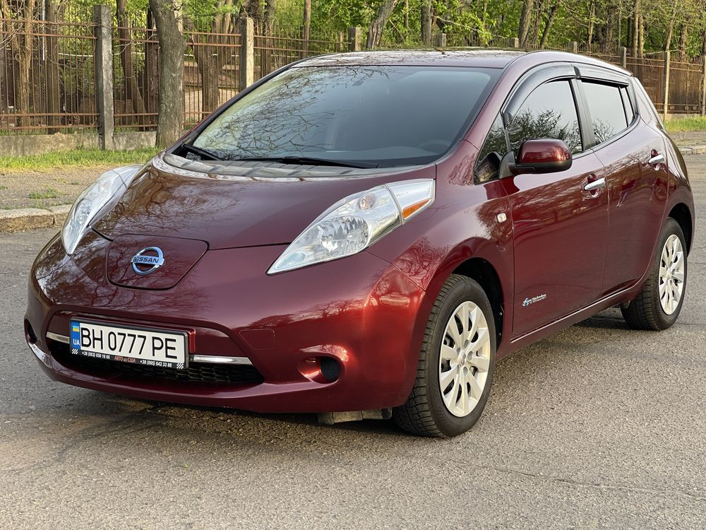 Nissan Leaf 2017 год