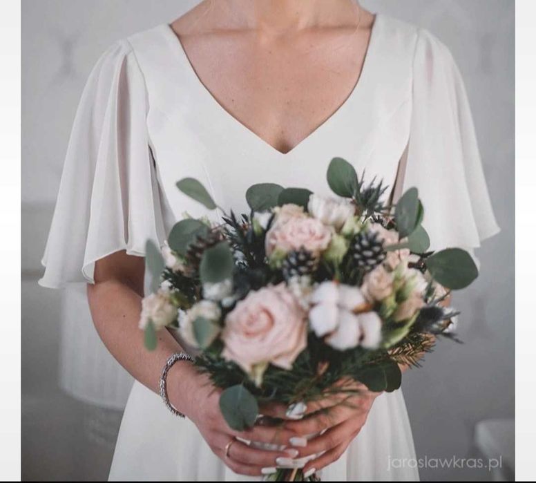 Zwiewna suknia ślubna