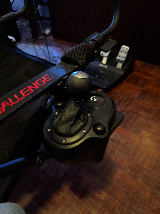 Conjunto Volante G920 + Pedais + Shifter + Cadeira Playseat Challenge