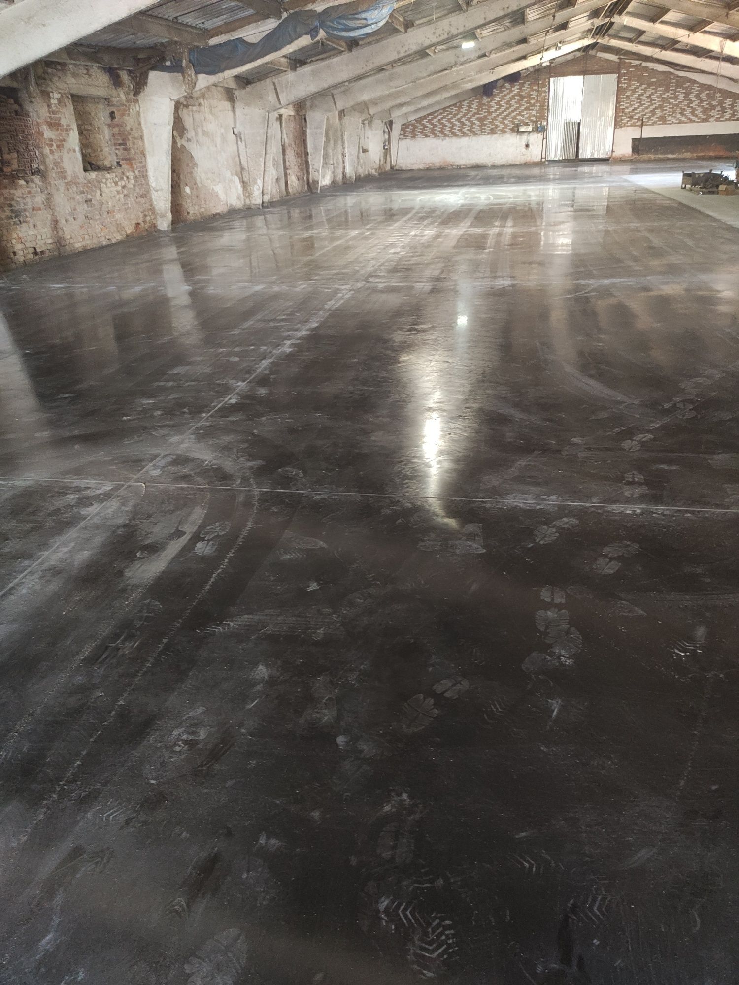 Промислова підлога, бетонна дорога, підлога з топінгом