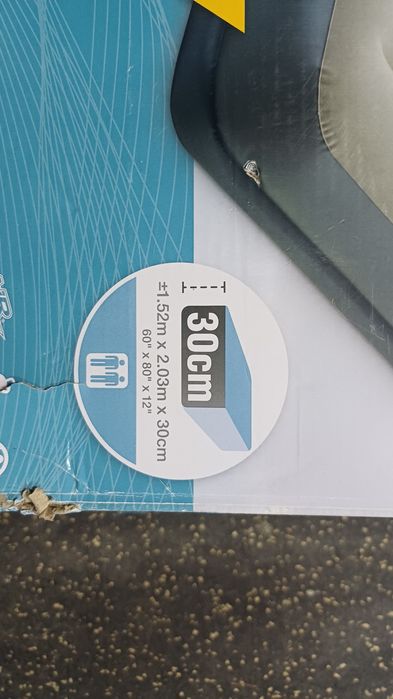 INTEX materac z pompką