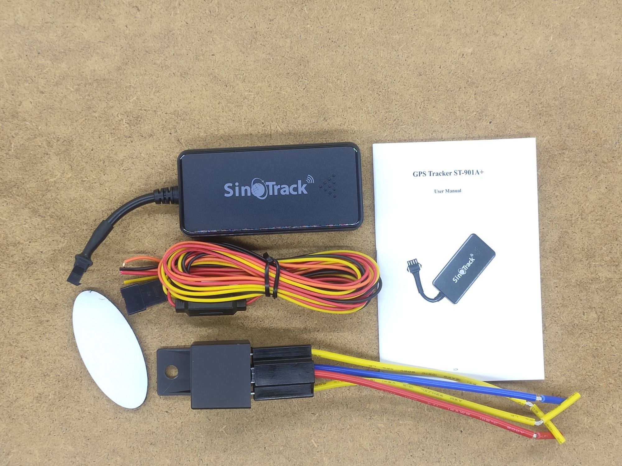 GPS трекер Sinotrack ST-901A+ с дистанционной блокировкой