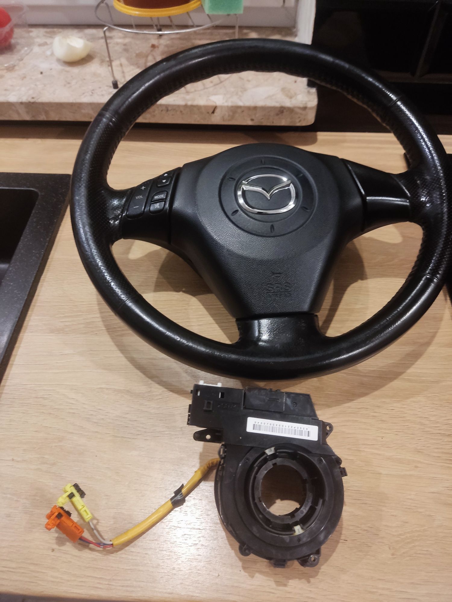 НЕДОРОГО ! Руль  Mazda 3 BK !