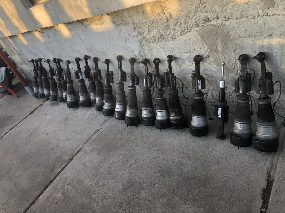 Пневмопідвіска мерседес w221 Амортизатори Стойки