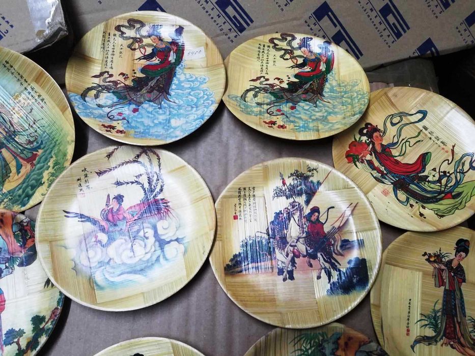 Lote de pratos em bamboo