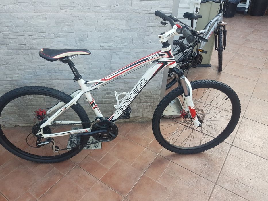 Bicicleta roda 26 quadro M com travão de disco á frente e atrás impecá