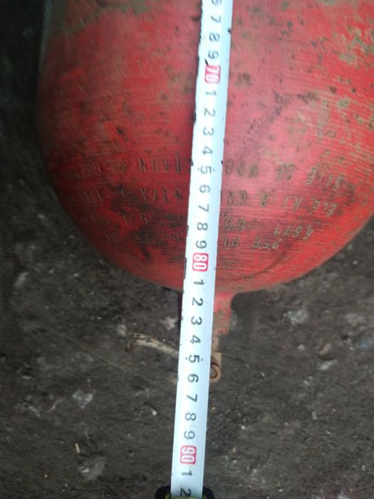 Продам в легковую машину балон метан