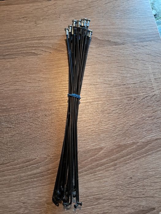 Комплект велосипедних спиць